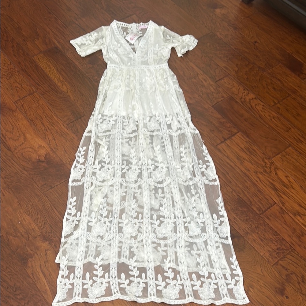 Elegant White Lace Maxi Dress